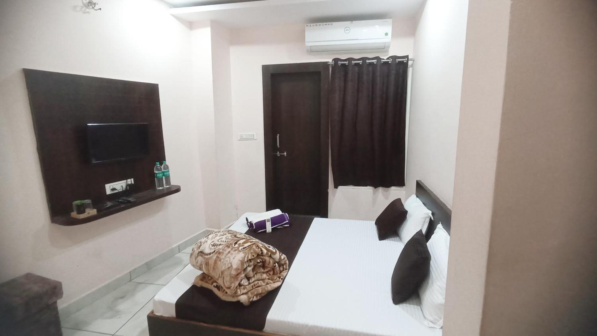 Hotel Shree Krishna Palace Ujjain Exteriör bild